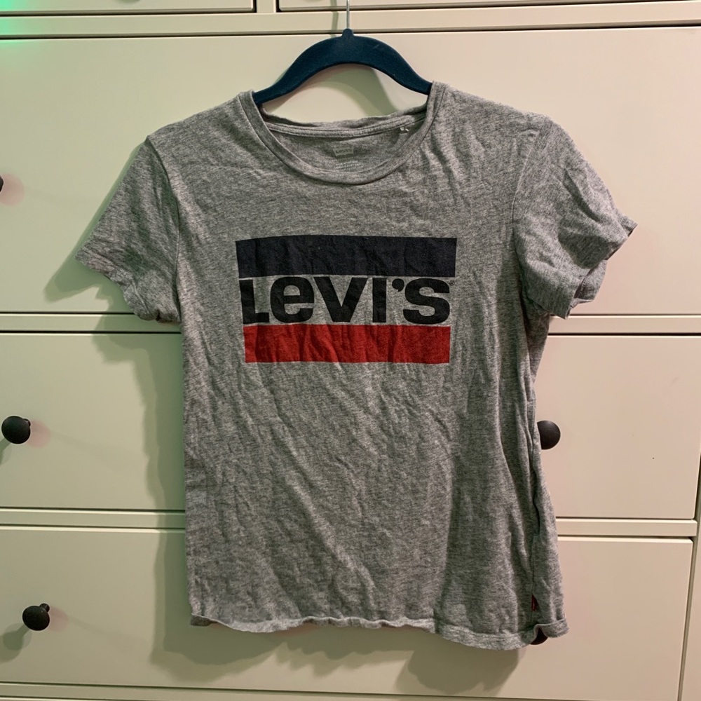 LEVI’S graphic t